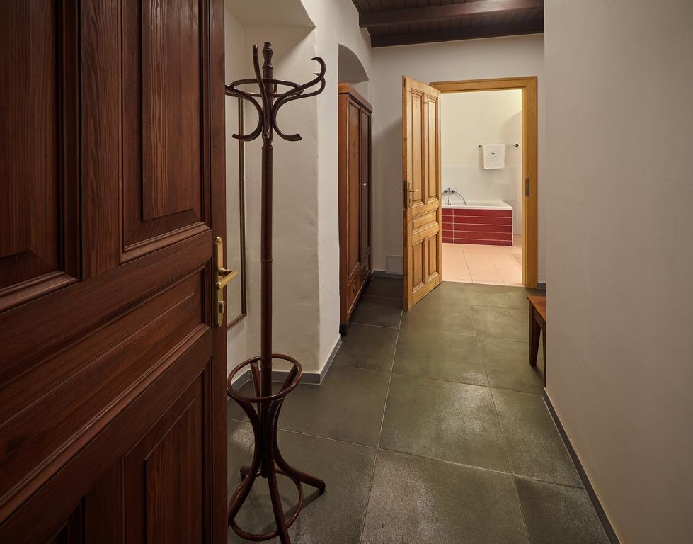 Queen Bee Apartments براغ المظهر الخارجي الصورة