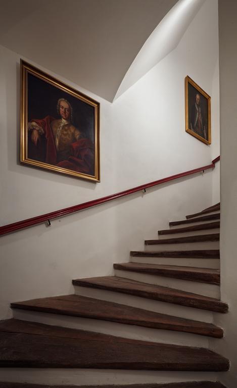 Queen Bee Apartments براغ المظهر الخارجي الصورة