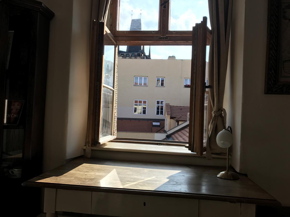 Queen Bee Apartments براغ المظهر الخارجي الصورة