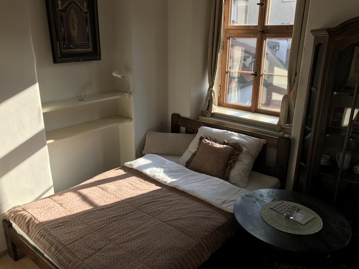 Queen Bee Apartments براغ المظهر الخارجي الصورة